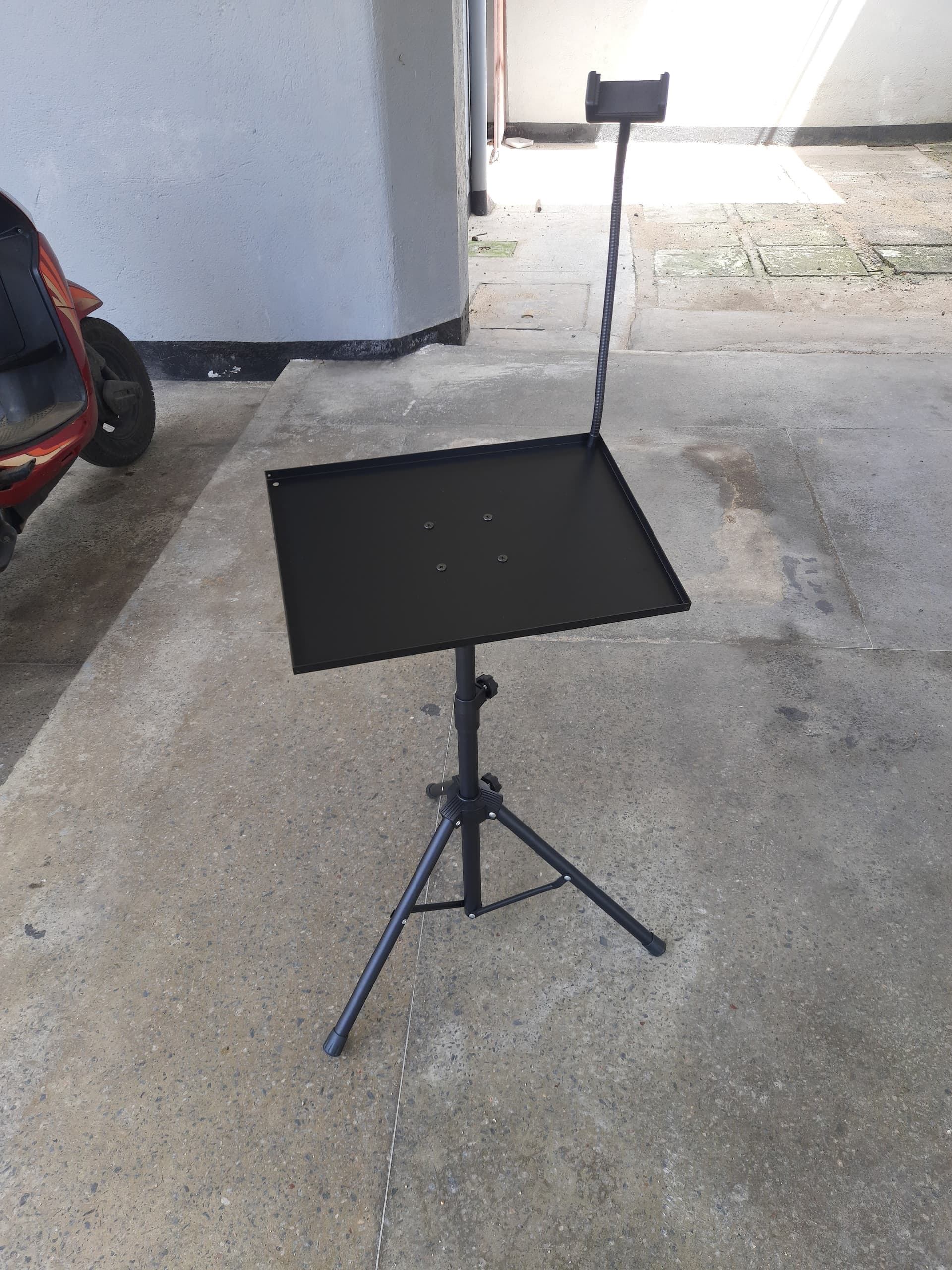 Projector & Laptop Tripod Stand in action 1
