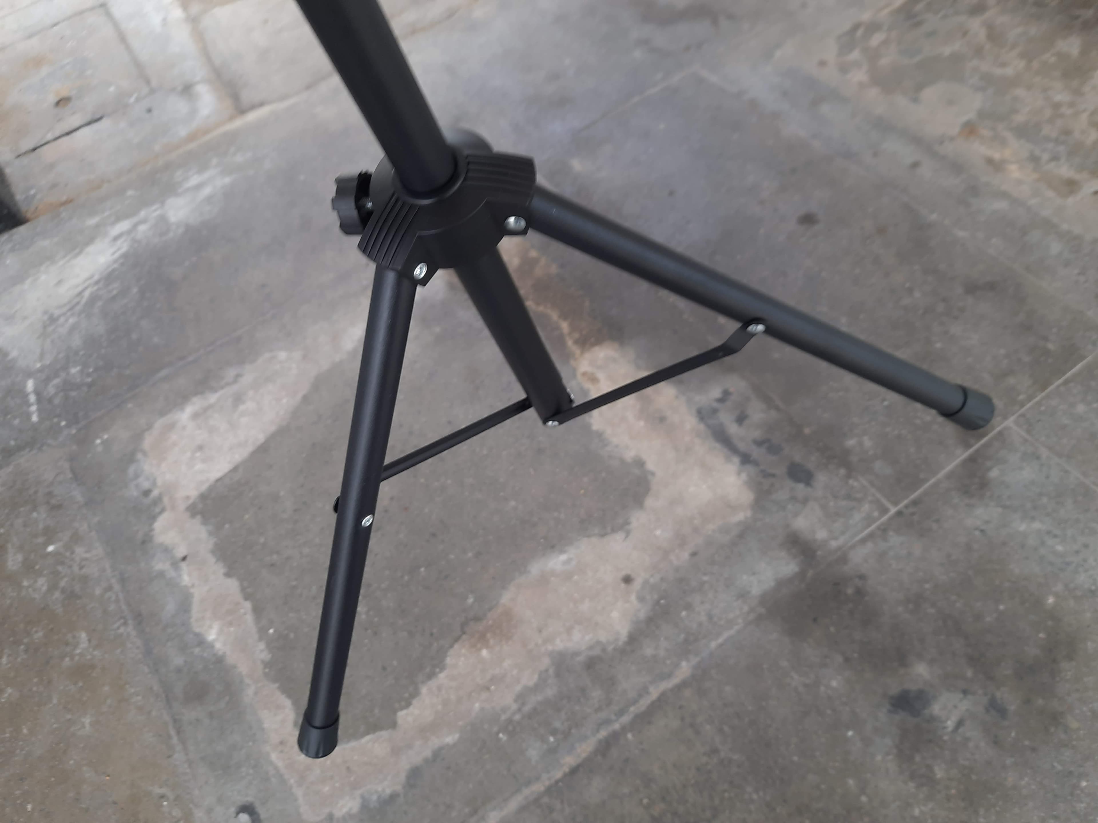 Projector & Laptop Tripod Stand in action 6