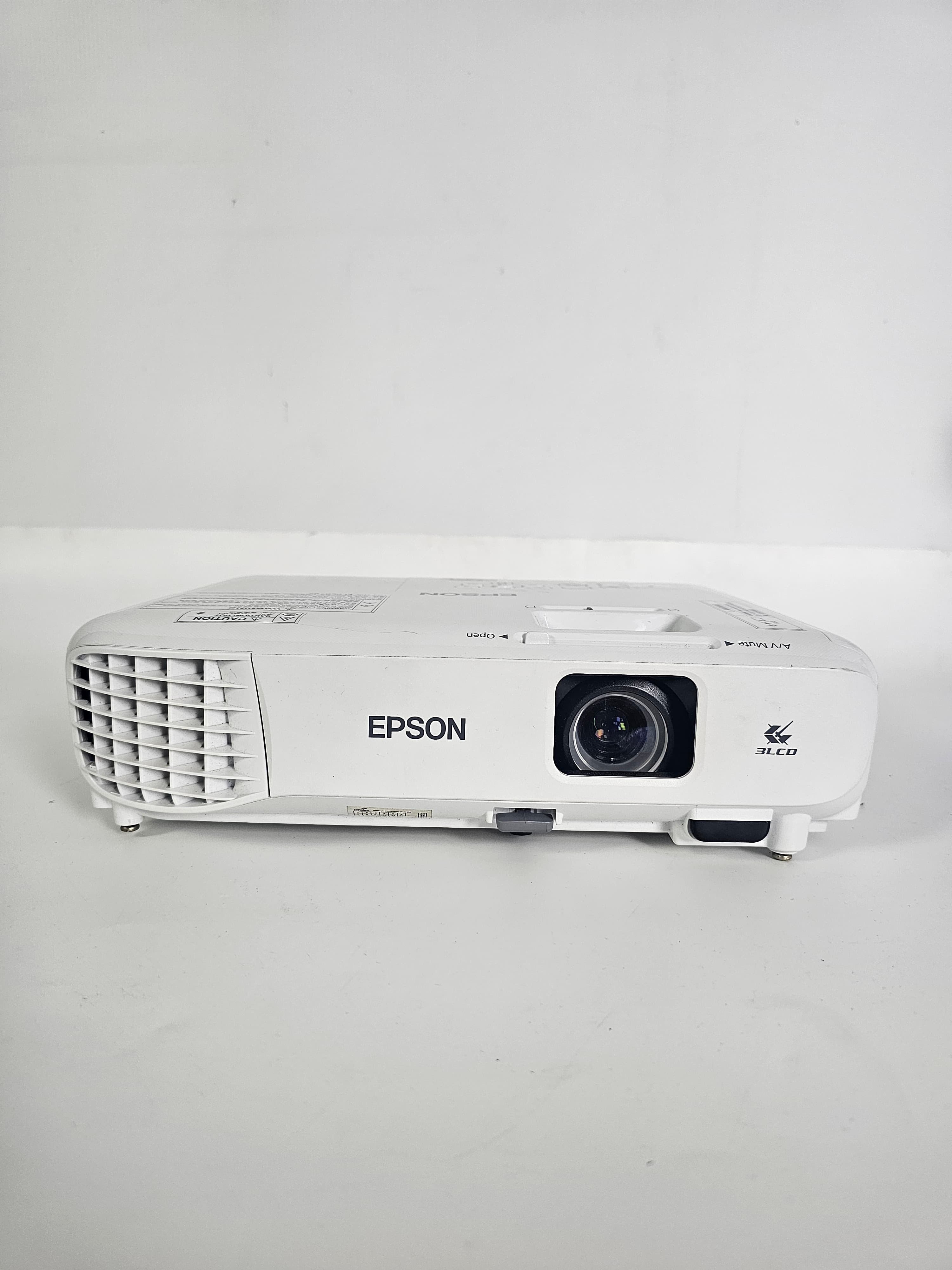 Epson EB-W06 Projector 3700 Lumens WXGA in action 1