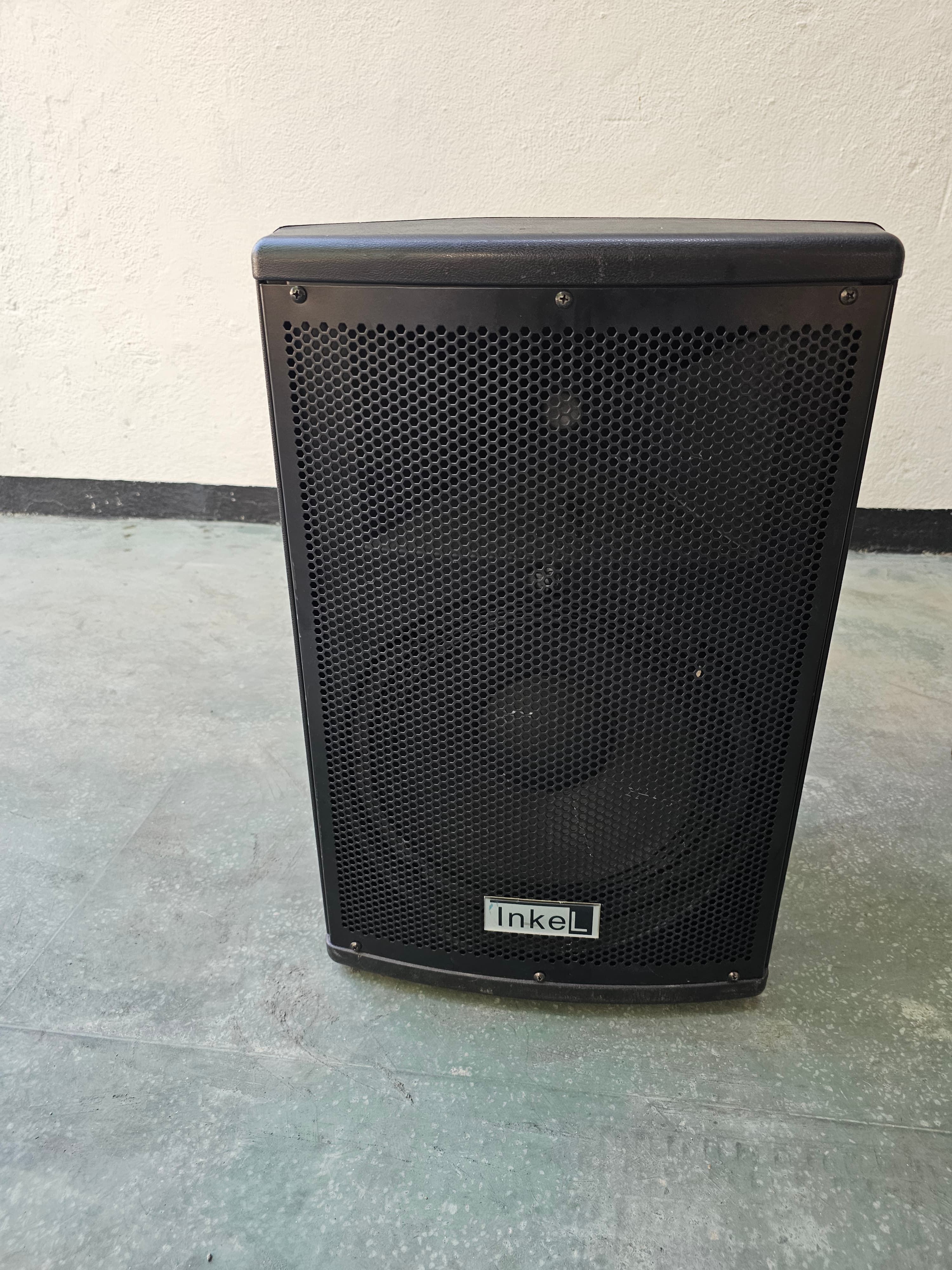 Inkel 12-inch Active Speaker in action 5