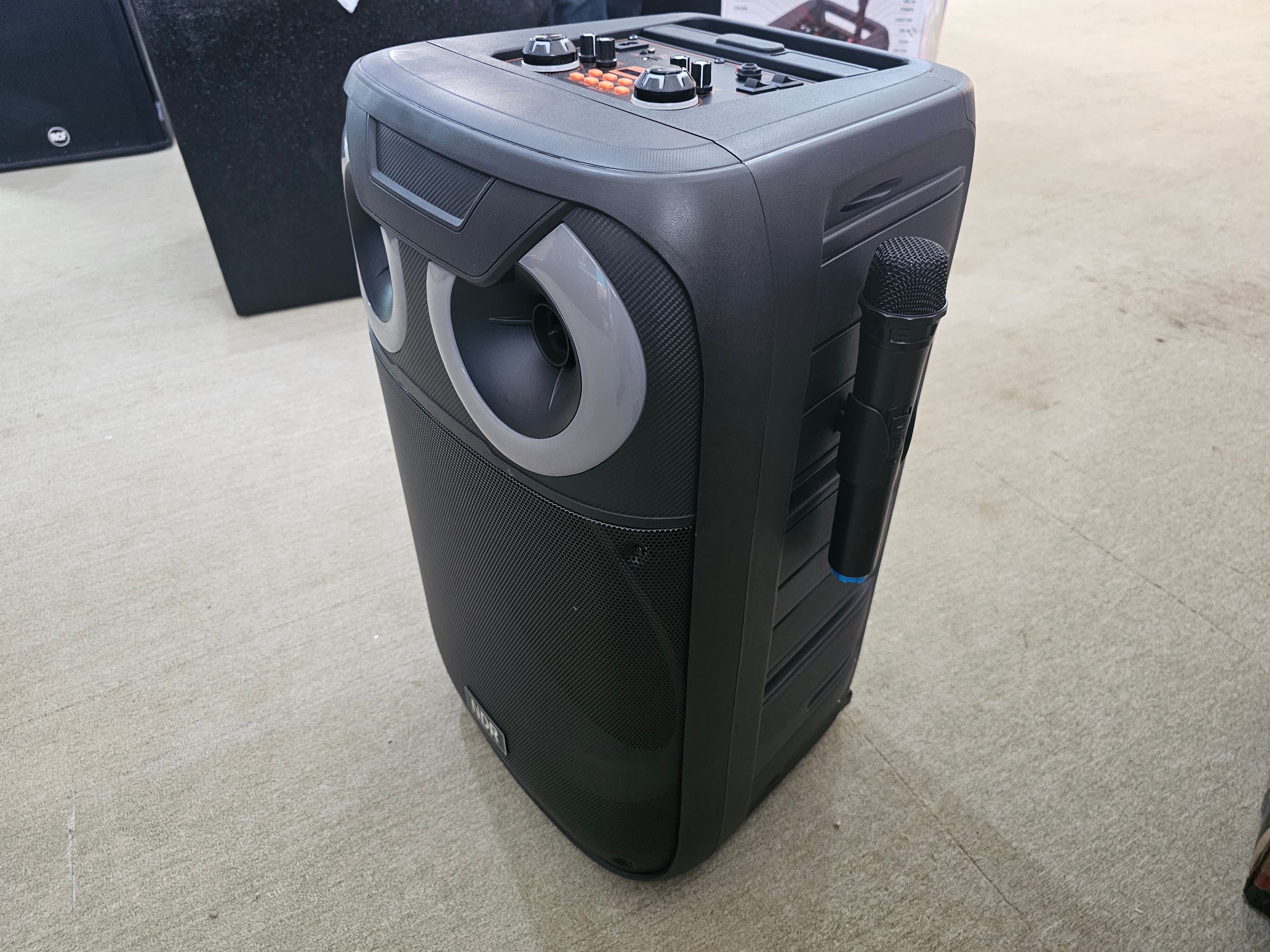 NDR C15 15-inch Bluetooth Trolley Speaker in action 4