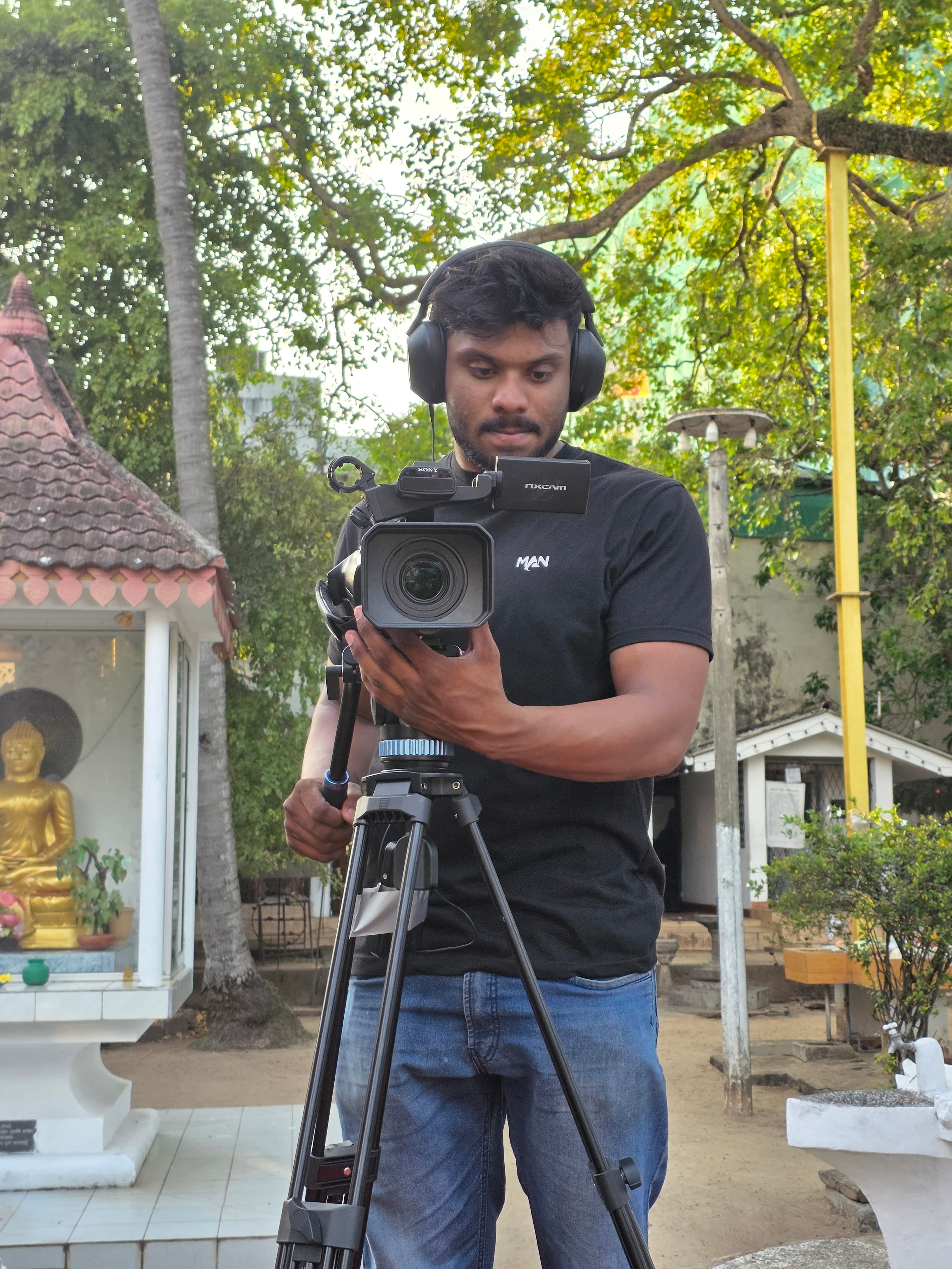 Professional Junior Videographer in action 4