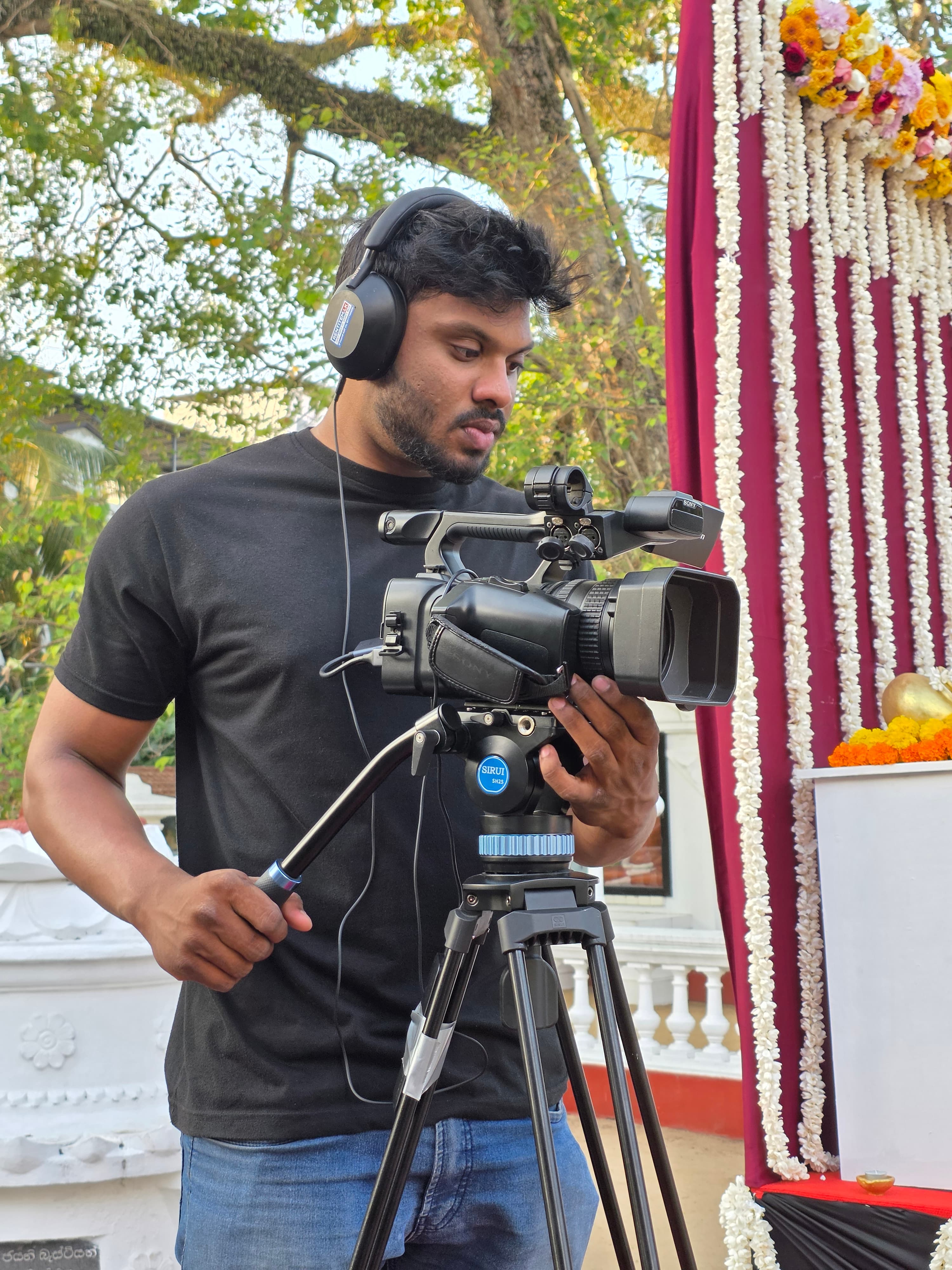 Professional Junior Videographer in action 5