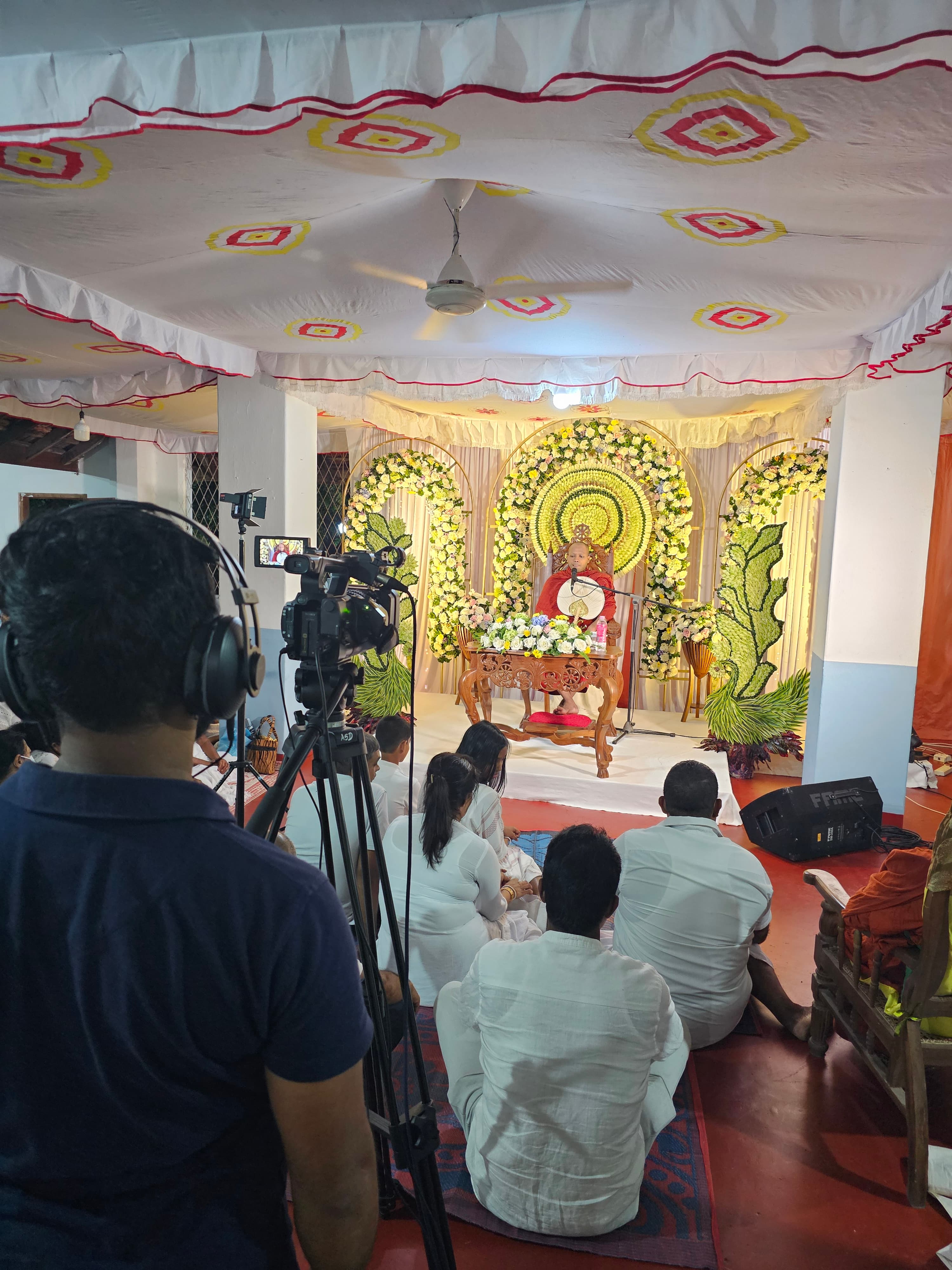 Professional Junior Videographer in action 8