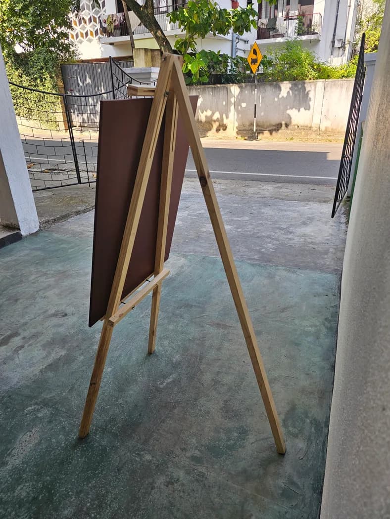 Easel Stand with Board — actual unit photo 03