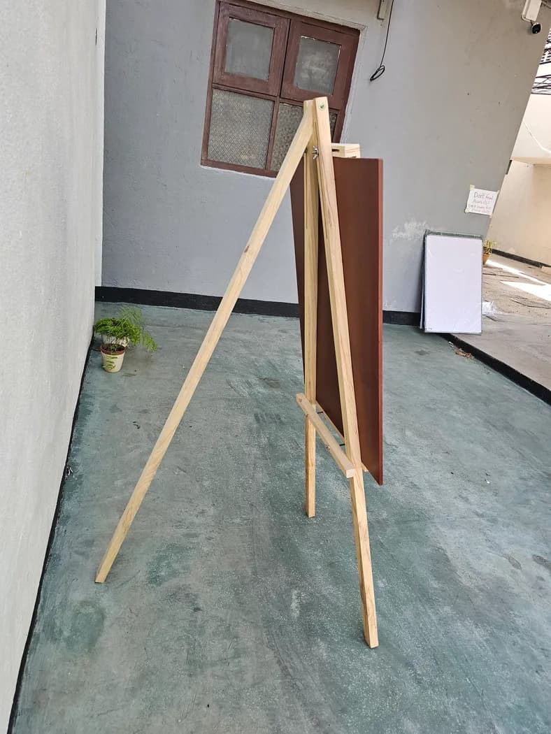 Easel Stand with Board — actual unit photo 04