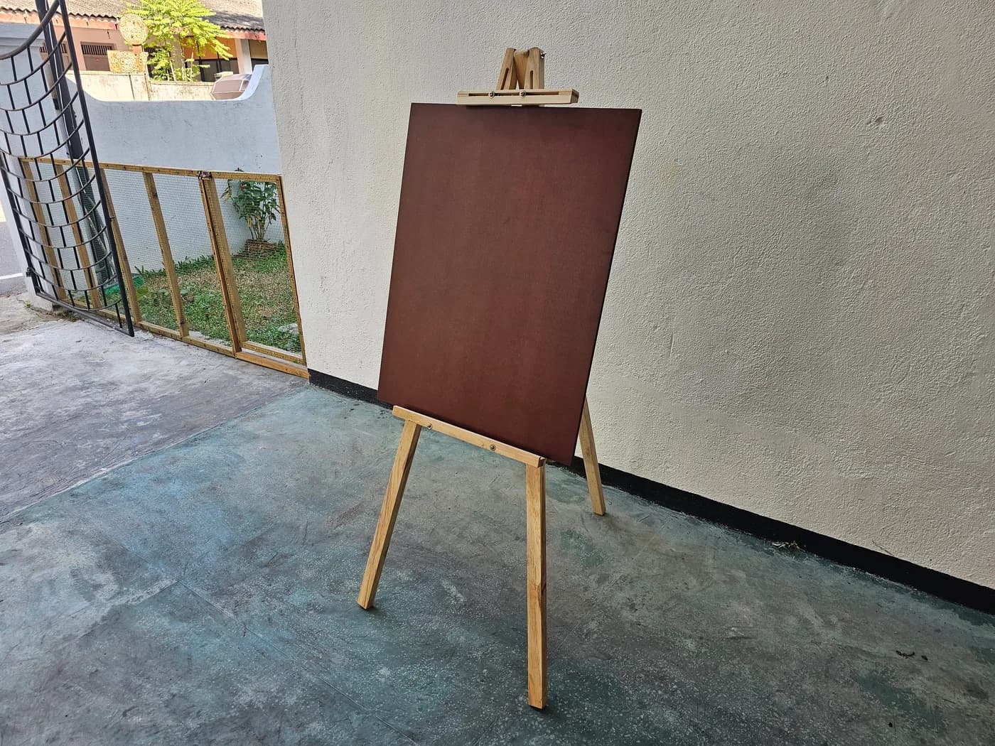 Easel Stand with Board — actual unit photo 06