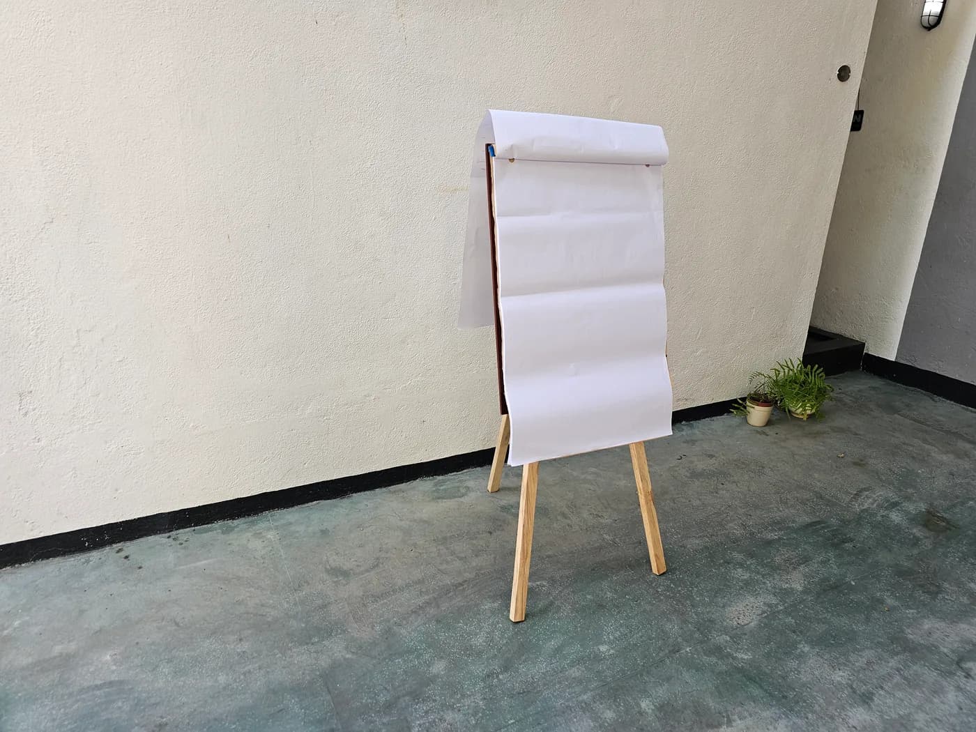 Wooden Easel Stand with drowing board Rental — actual unit photo 04