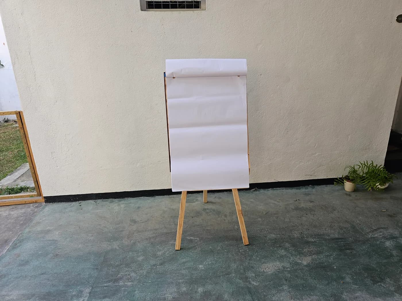 Wooden Easel Stand with drowing board Rental — actual unit photo 06