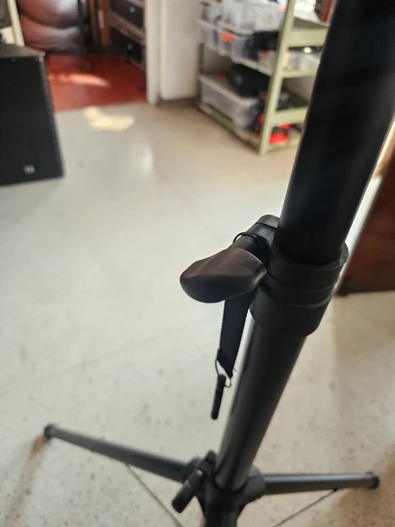 TV Tripod for rent - TV Tripod Stand Heavy Duty — actual unit photo 04