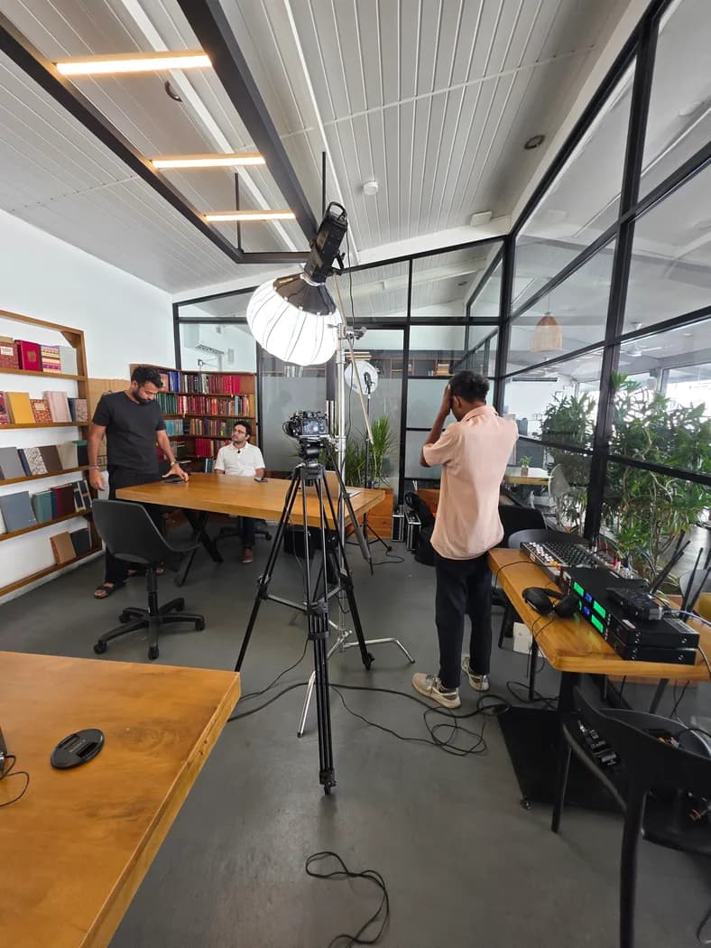 Two-Presenter Podcast + Live Stream Kit Colombo — actual unit photo 05