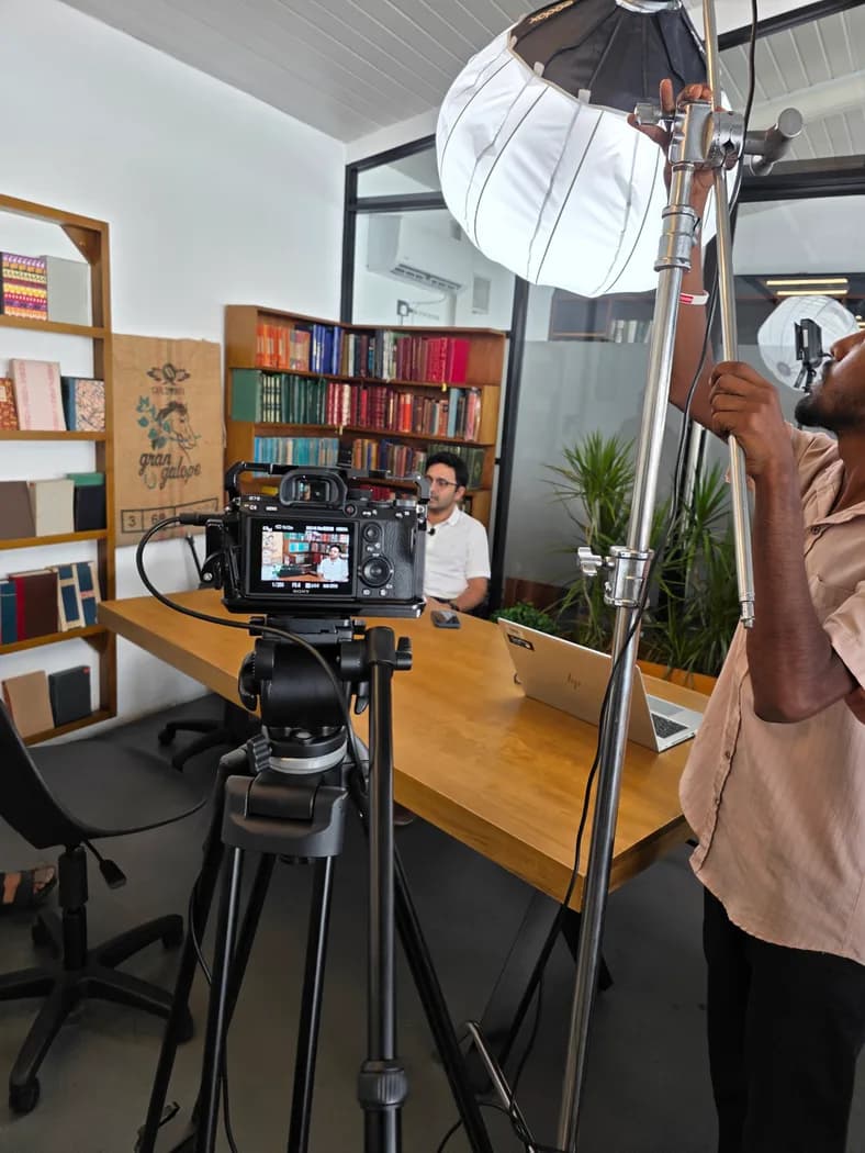 Two-Presenter Podcast + Live Stream Kit Colombo — actual unit photo 06