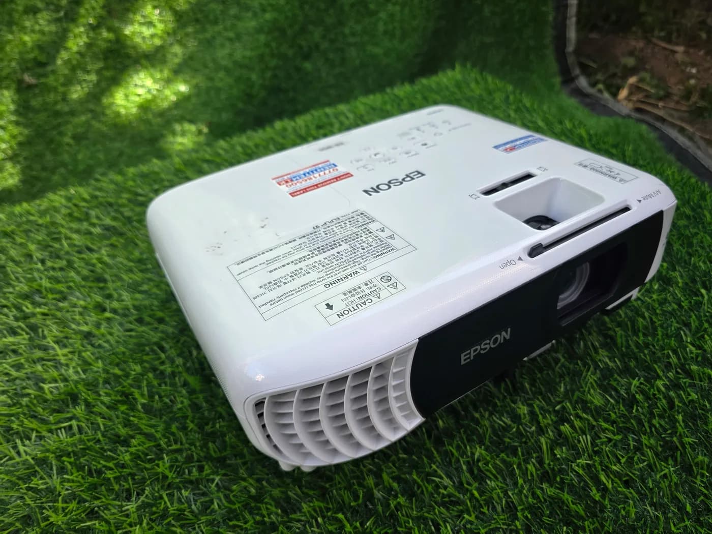 Epson EB-W55 WXGA projector — real photo 4 (side, air vents and lens)