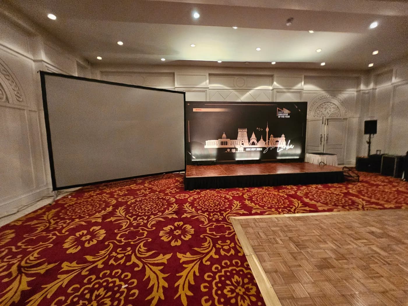 12 x 9 Ft Fast Fold Projector Screen — actual unit photo 06