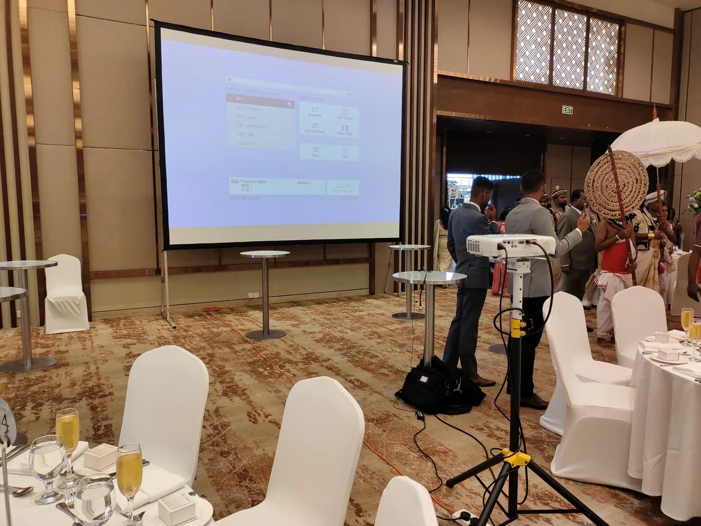 12 x 9 Ft Fast Fold Projector Screen — actual unit photo 11