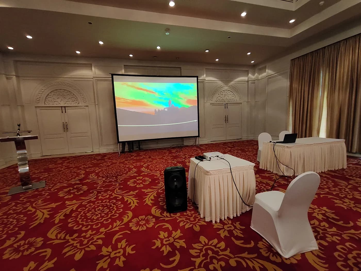 12 x 9 Ft Fast Fold Projector Screen — actual unit photo 13