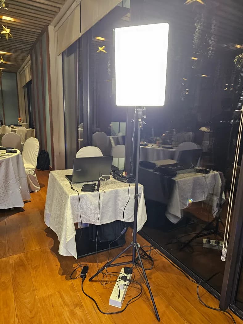 Plokama Live-P24 LED Video Light — actual unit photo 03