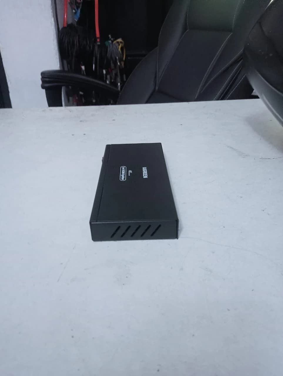 1 in 4 Out HDMI Splitter — real photo 1