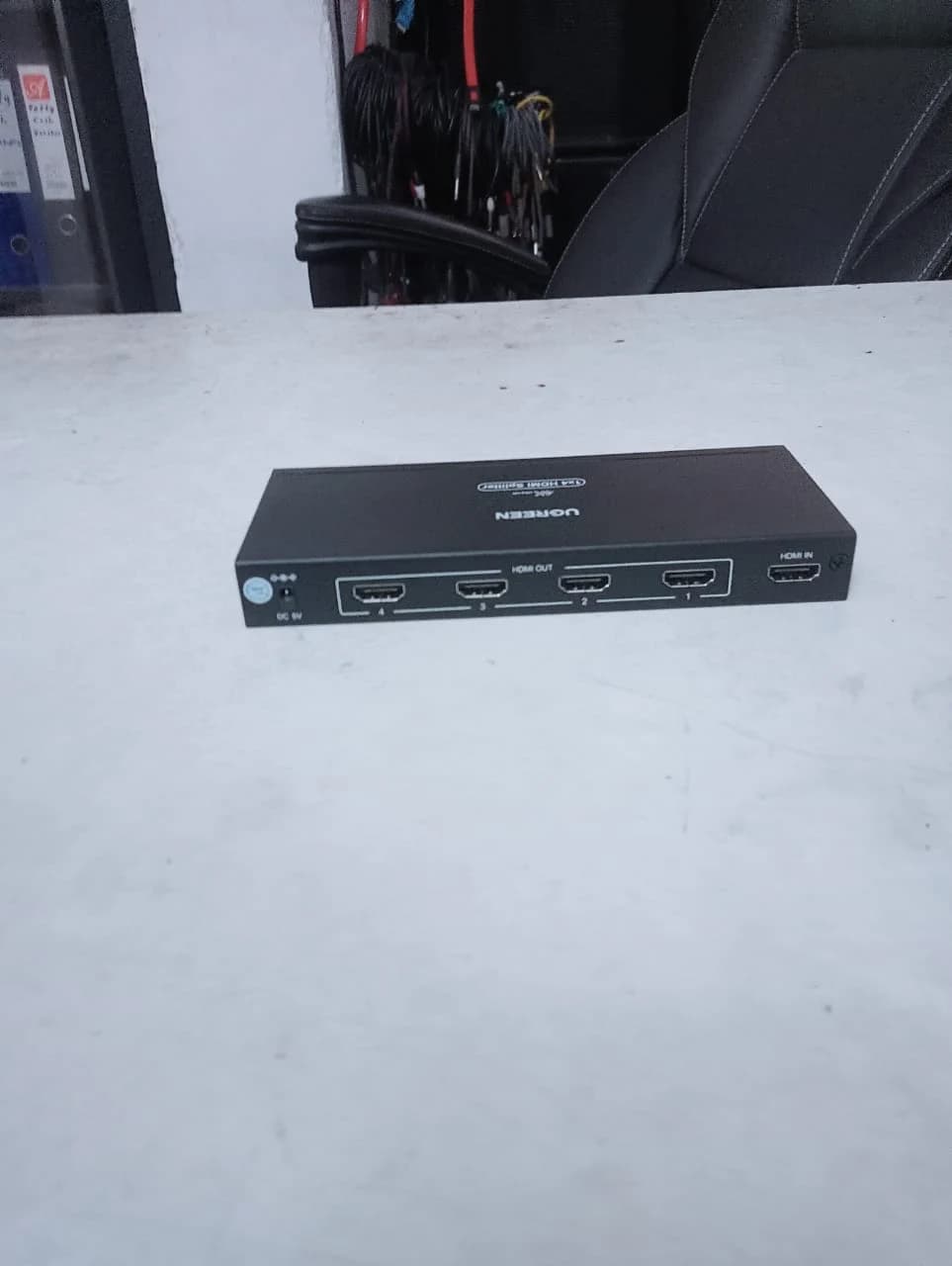 1 in 4 Out HDMI Splitter — real photo 5