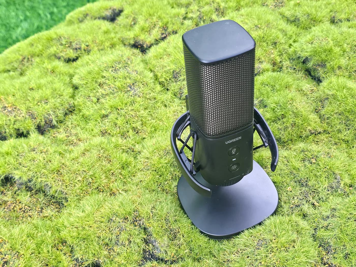 UGREEN RGB USB Desktop Microphone — real photo 2 (front, RGB grille)