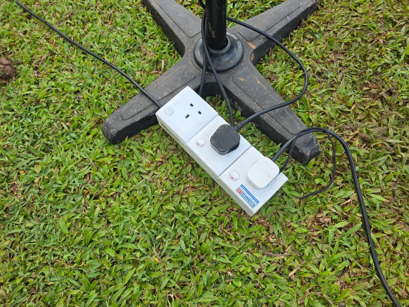 Power Extension Cord with 3 Socket 10 Meter — real photo 2
