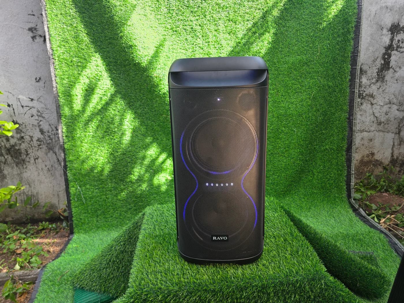 Ravo 815 portable Bluetooth party speaker — real photo 2 (front, blue LED ring)