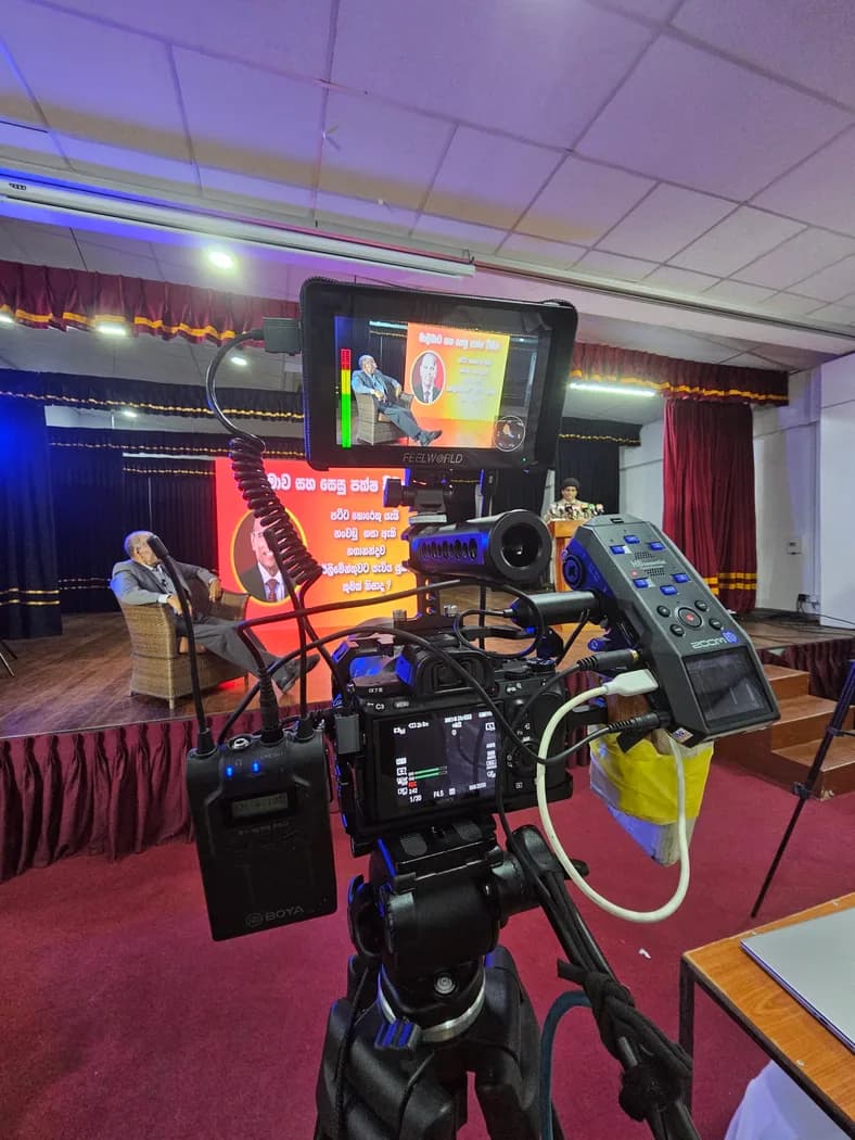 Zoom H6 Essential Rental — actual unit photo 02