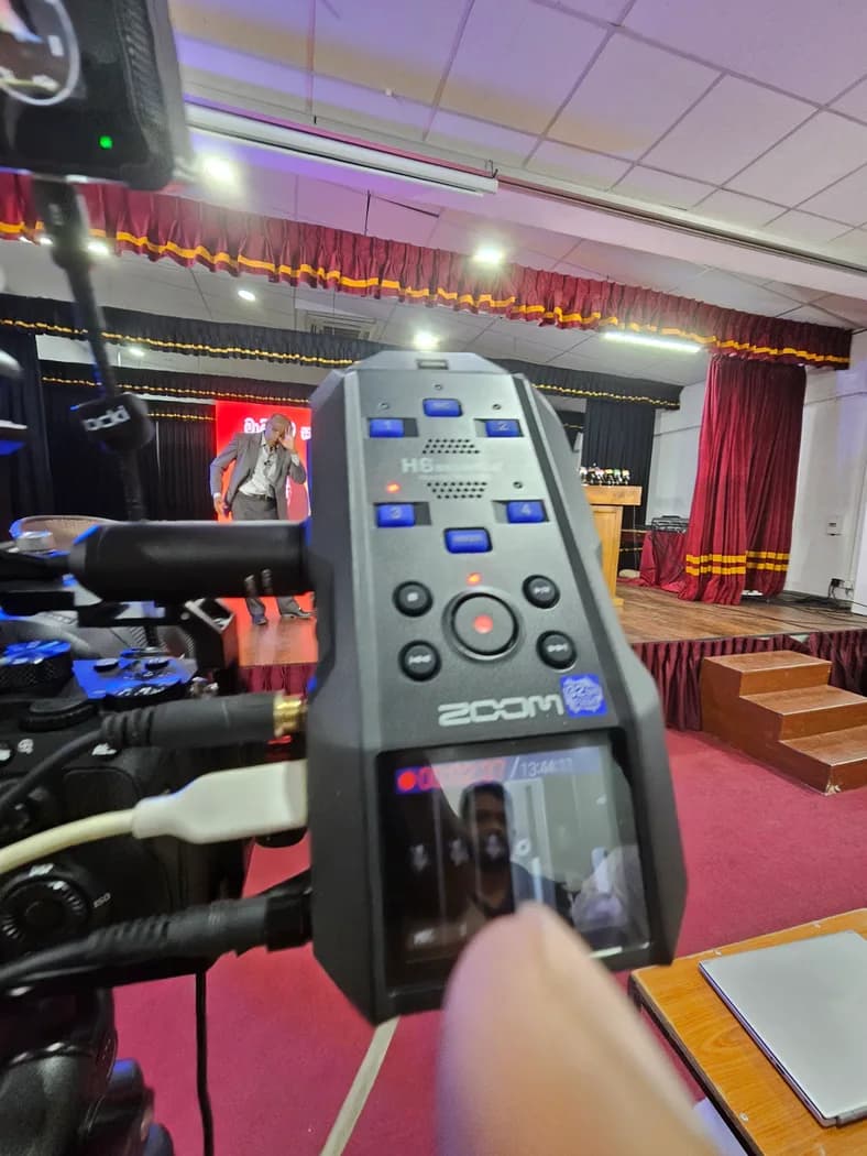 Zoom H6 Essential Rental — actual unit photo 03