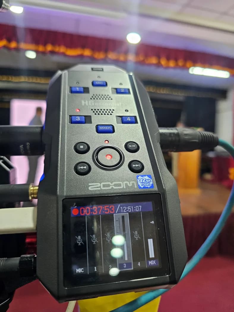 Zoom H6 Essential Rental — actual unit photo 05