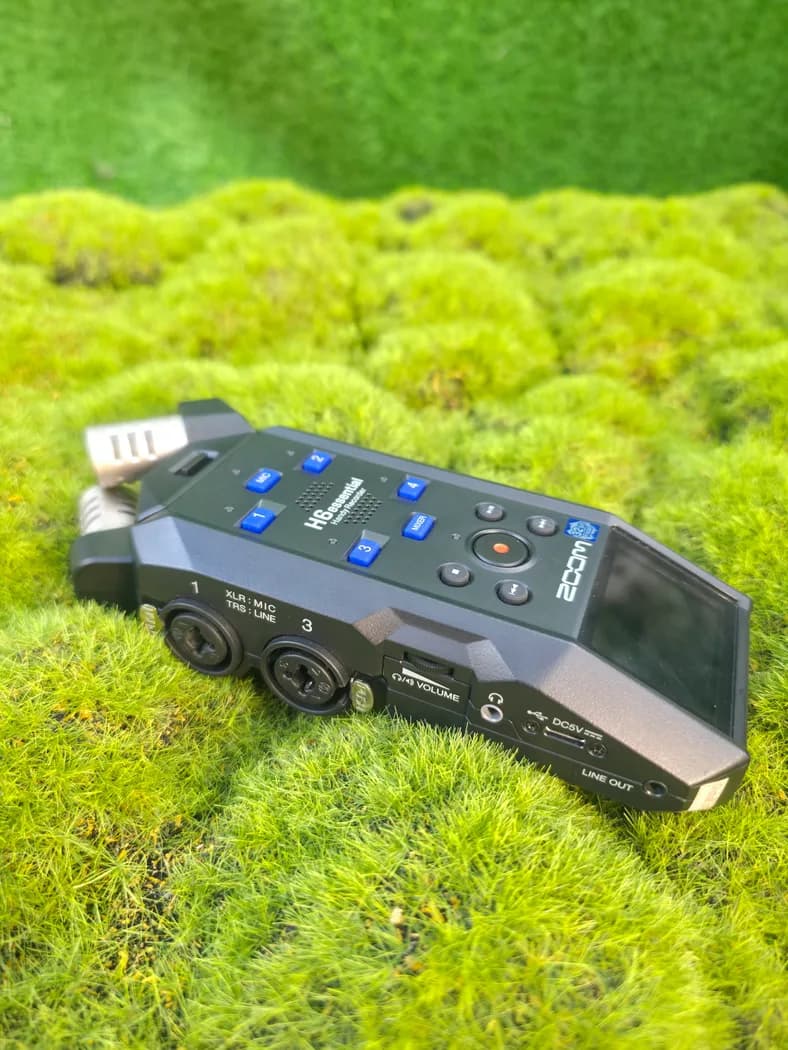 Zoom H6 Essential Rental — actual unit photo 06
