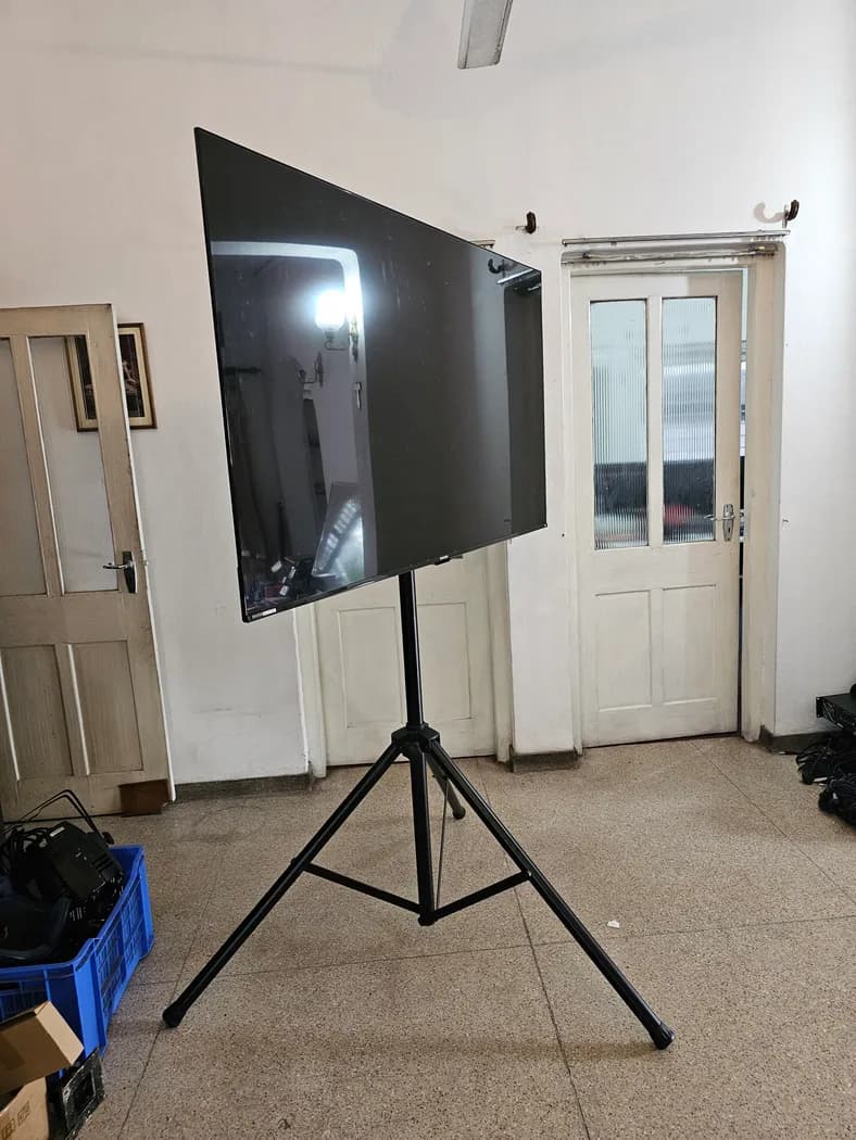 Tripod TV Stand Head Plate 43-65-inch — actual unit photo 03