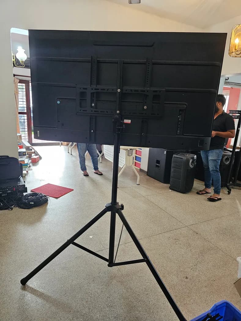 Tripod TV Stand Head Plate 43-65-inch — actual unit photo 04