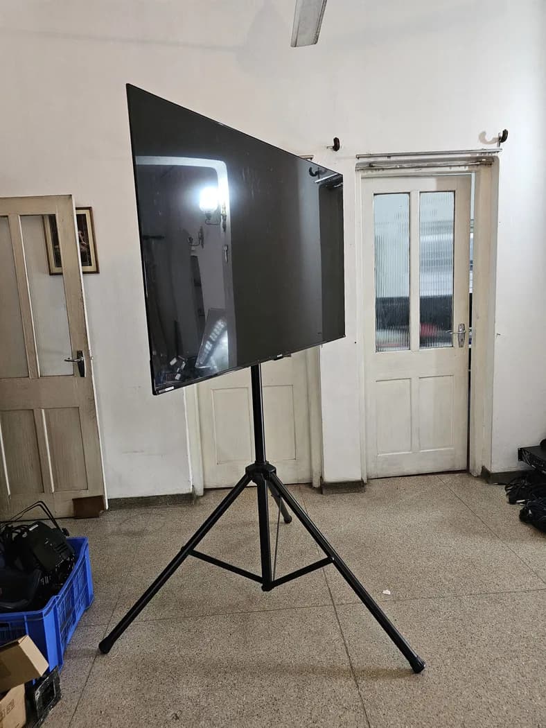Tripod TV Stand Head Plate 43-65-inch — actual unit photo 06
