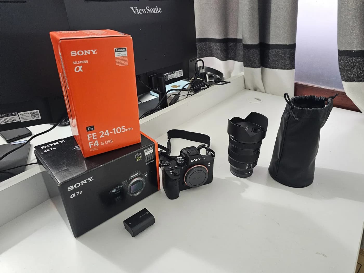 Sony FE 24-105mm f/4 G OSS Lens — actual unit photo 02