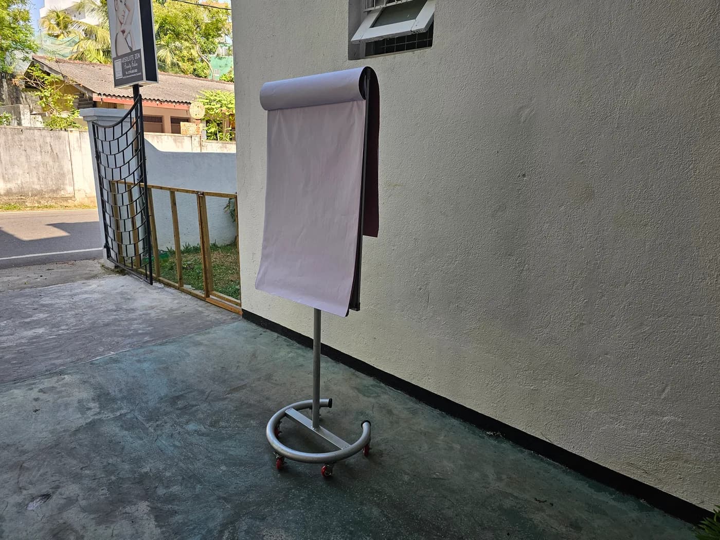 Trolley Flip Chart Board Rental — actual unit photo 02
