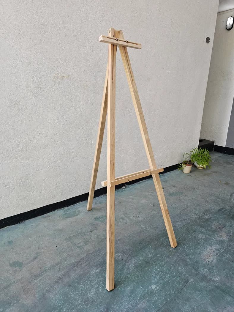 Wooden Easel Stand — actual unit photo 01