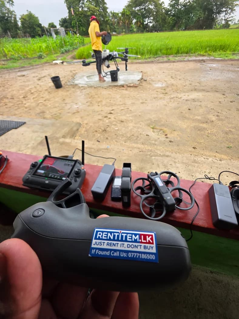 DJI FPV Remote Controller 2 — actual unit photo 01