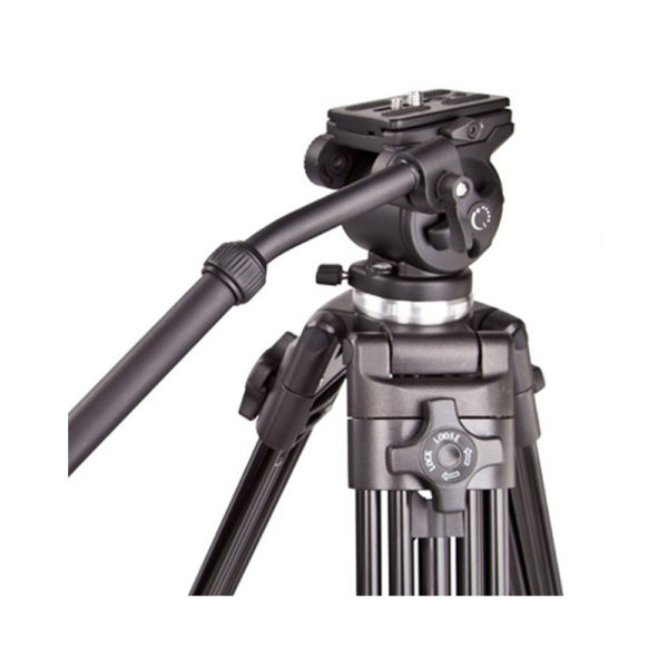 WEIFENG WF-717 Tripod with Camera Attached